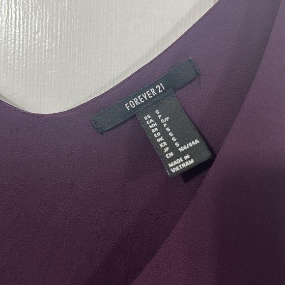 Small spaghetti strapped burgundy top - Picture 3 of 6